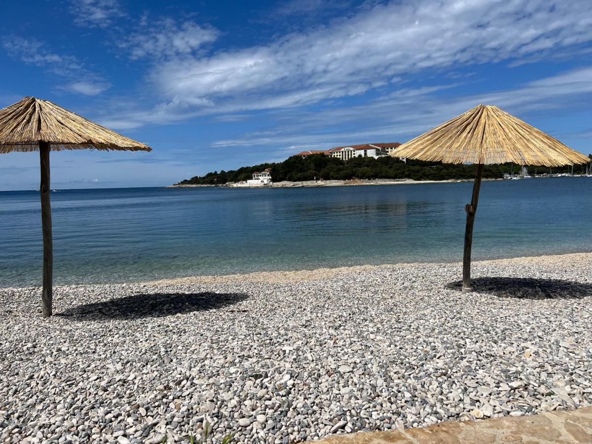 Apt By The Sea 1 Пула Екстериор снимка